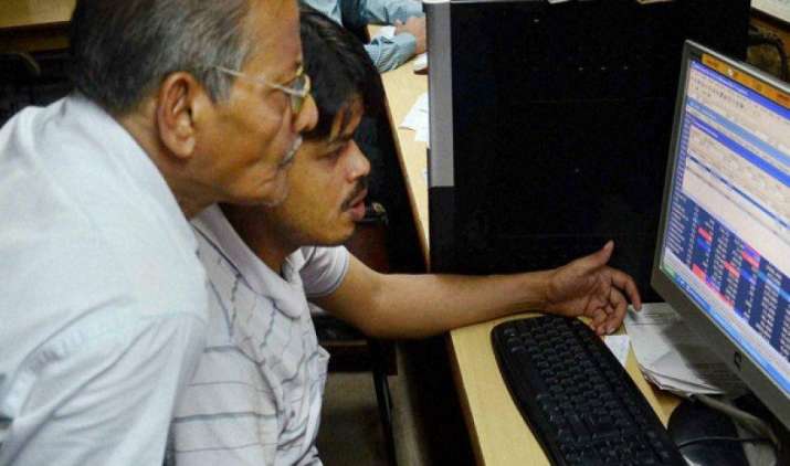 RBI पॉलिसी में ब्याज दरें नहीं घटने से बाजार में निराशा, सेंसेक्स 156 अंक और निफ्टी 41 अंक गिरकर बंद RBI पॉलिसी में ब्याज दरें नहीं घटने से बाजार में निराशा, सेंसेक्स 156 अंक और निफ्टी 41 अंक गिरकर बंद- India TV Paisa