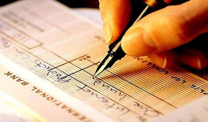 वित्त मंत्रालय ने किया स्पष्ट, चेक बुक सुविधा वापस लेने का नहीं है कोई प्रस्ताव वित्त मंत्रालय ने किया स्पष्ट, चेक बुक सुविधा वापस लेने का नहीं है कोई प्रस्ताव- India TV Paisa