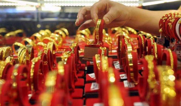 Gold extends losses: सोना और चांदी दोनों हुए सस्ते, 2016 में सोने की मांग 21 प्रतिशत घटी Gold extends losses: सोना और चांदी दोनों हुए सस्ते, 2016 में सोने की मांग 21 प्रतिशत घटी- India TV Paisa