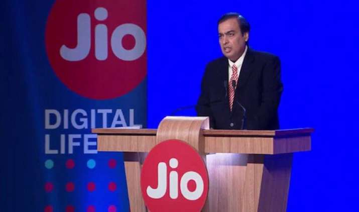 जियो के सहारे रिलायंस इंडस्ट्री का मार्केट कैप 5 लाख करोड़ रुपए के पार, 52 हफ्ते में 52% बढ़ा कंपनी का शेयर जियो के सहारे रिलायंस इंडस्ट्री का मार्केट कैप 5 लाख करोड़ रुपए के पार, 52 हफ्ते में 52% बढ़ा कंपनी का शेयर- India TV Paisa