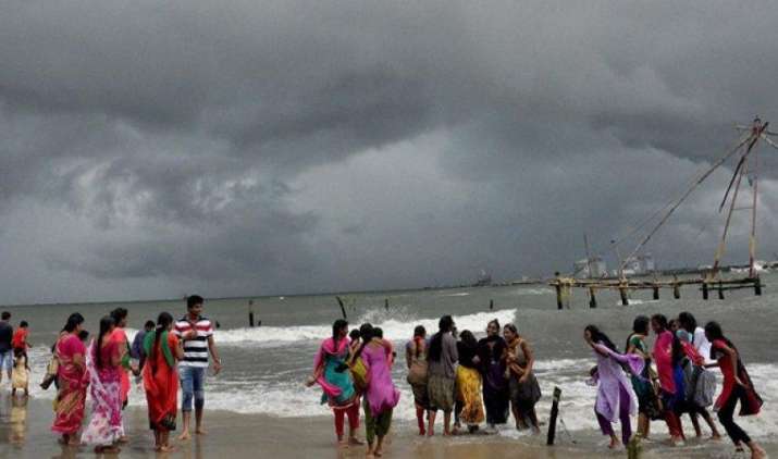#Southwestmonsoon: केरल और नॉर्थ ईस्ट में मानसून ने दी दस्तक, तूफान ‘मोरा’ बांग्लादेश पहुंचा #Southwestmonsoon: केरल और नॉर्थ ईस्ट में मानसून ने दी दस्तक, तूफान ‘मोरा’ बांग्लादेश पहुंचा- India TV Paisa