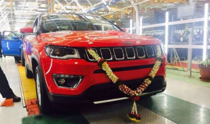 फिएट ने पेश की अपनी पहली मेड-इन-इंडिया SUV जीप कंपास, हुंडई Tuscon और Honda CR-V को देगी टक्कर फिएट ने पेश की अपनी पहली मेड-इन-इंडिया SUV जीप कंपास, हुंडई Tuscon और Honda CR-V को देगी टक्कर- India TV Paisa
