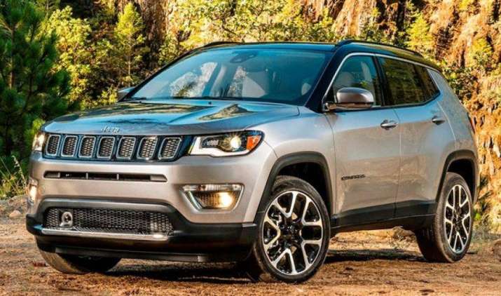 नई लॉन्च हुई SUV जीप कंपास के एयर बैग में निकली गड़बड़ी, फिएट क्रिसलर ने रिकॉल की 1,200 यूनिट्स नई लॉन्च हुई SUV जीप कंपास के एयर बैग में निकली गड़बड़ी, फिएट क्रिसलर ने रिकॉल की 1,200 यूनिट्स- India TV Paisa