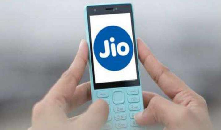 153 रुपए के अनलिमिटेड प्लान के साथ लॉन्च हुआ Jioफोन, एयरटेल और आइडिया के शेयर फिसले 153 रुपए के अनलिमिटेड प्लान के साथ लॉन्च हुआ Jioफोन, एयरटेल और आइडिया के शेयर फिसले- India TV Paisa