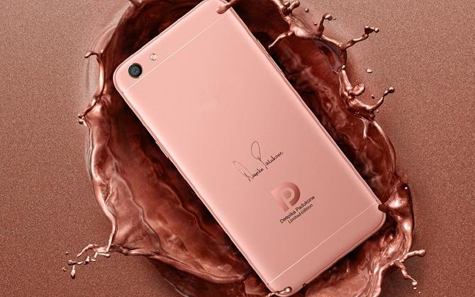 Oppo ने पेश किया Oppo F3 का दीपिका पादुकोणे लिमिटेड एडिशन, कीमत 19,990 रुपए Oppo ने पेश किया Oppo F3 का दीपिका पादुकोणे लिमिटेड एडिशन, कीमत 19,990 रुपए- India TV Paisa