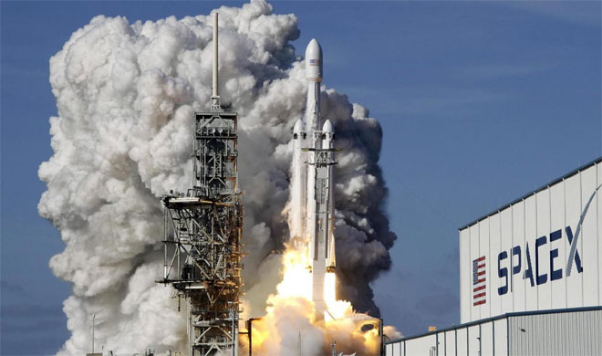 Elon Musk says SpaceX will launch rocket to Mars next year | AP Photo Elon Musk says SpaceX will launch rocket to Mars next year | AP Photo- India TV Hindi