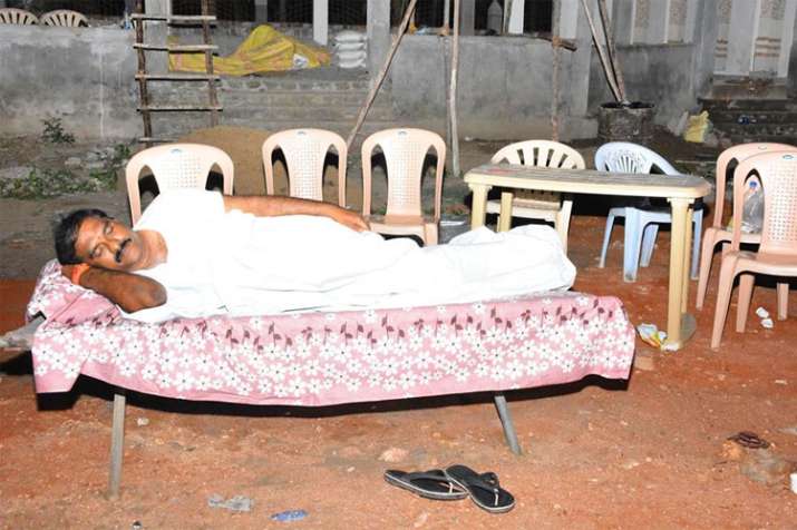 Andhra Pradesh: TDP MLA sleeps in crematorium to drive away fear Andhra Pradesh: TDP MLA sleeps in crematorium to drive away fear- India TV Hindi