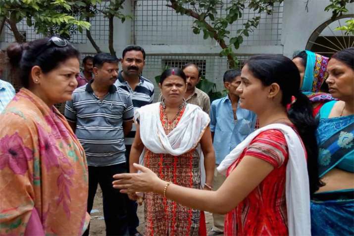 Muzaffarpur: Bihar State Commission for Protection of Child Rights members visit the government-run Muzaffarpur: Bihar State Commission for Protection of Child Rights members visit the government-run - India TV