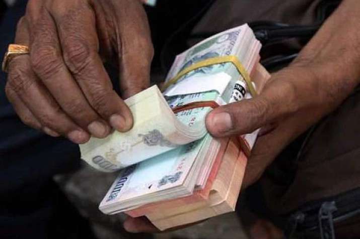 Rupee vs Dollar Rupee vs Dollar- India TV Paisa