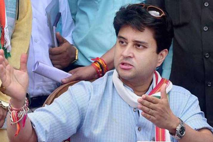 भाजपा विधायक के बेटे की धमकी पार्टी विचारधारा का प्रतिबिंब: ज्योतिरादित्य भाजपा विधायक के बेटे की धमकी पार्टी विचारधारा का प्रतिबिंब: ज्योतिरादित्य- India TV