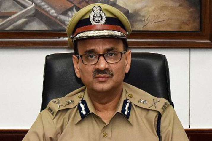 CBI निदेशक वर्मा ने छुट्टी पर भेजने के फैसले को सुप्रीम कोर्ट में दी चुनौती, 26 अक्टूबर को सुनवाई CBI निदेशक वर्मा ने छुट्टी पर भेजने के फैसले को सुप्रीम कोर्ट में दी चुनौती, 26 अक्टूबर को सुनवाई - India TV Hindi