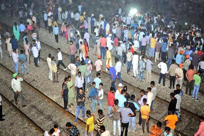 Amritsar Train Accident: क्यों नहीं रुकी ट्रेन, रेलवे बोर्ड के चेयरमैन अश्वनी लोहानी ने बताया Amritsar Train Accident: क्यों नहीं रुकी ट्रेन, रेलवे बोर्ड के चेयरमैन अश्वनी लोहानी ने बताया- India TV
