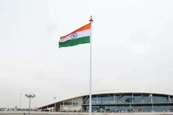 100-ft tricolours to be installed at 75 railway... 100-ft tricolours to be installed at 75 railway...- India TV Hindi