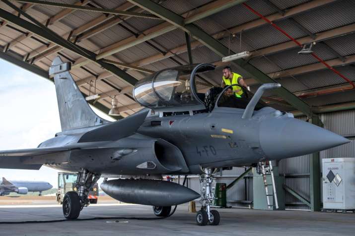 Congress grills manohar parrikar on Rafale isue Congress grills manohar parrikar on Rafale isue- India TV