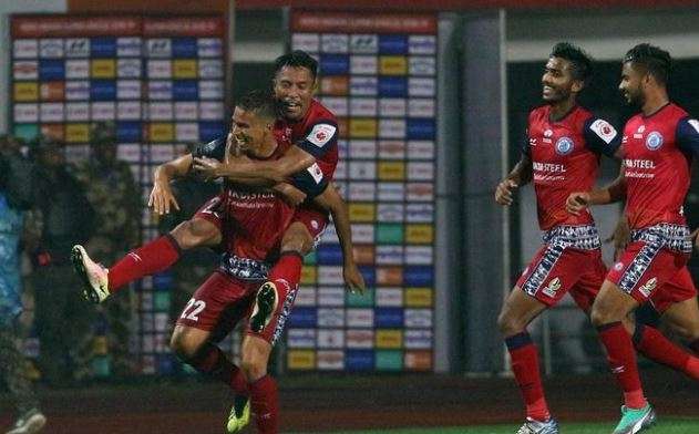 आईएसएल-5 : जमशेदपुर की सेमीफाइनल में पहुंचने की उम्मीद कायम आईएसएल-5 : जमशेदपुर की सेमीफाइनल में पहुंचने की उम्मीद कायम- India TV Hindi