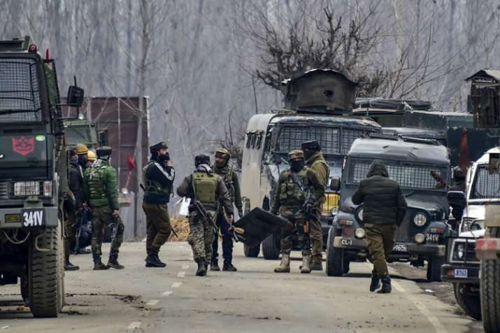 Jammu and Kashmir Pulwama Encounter Jammu and Kashmir Pulwama Encounter- India TV