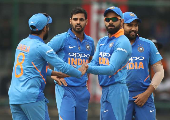 India's World Cup 2019 squad: विश्व कप टीम में जगह नहीं बना सके ऋषभ पंत, कार्तिक के अनुभव को मिली तर India's World Cup 2019 squad: विश्व कप टीम में जगह नहीं बना सके ऋषभ पंत, कार्तिक के अनुभव को मिली तर- India TV