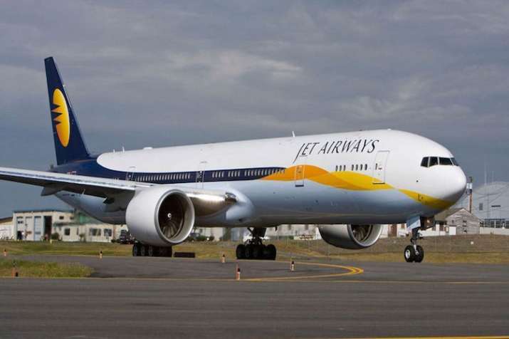 Jet Airways' employees protest outside T3 over pay delay Jet Airways' employees protest outside T3 over pay delay- India TV Hindi
