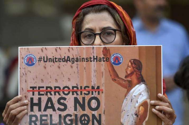 People pay tribute to the victims of Sri Lanka terror... People pay tribute to the victims of Sri Lanka terror...- India TV Hindi