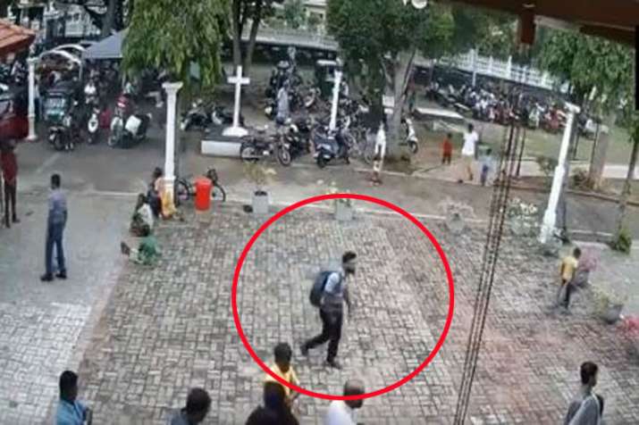 CCTV footage of suspected suicide bomber walking into St Sebastian church on Easter Sunday CCTV footage of suspected suicide bomber walking into St Sebastian church on Easter Sunday- India TV Hindi