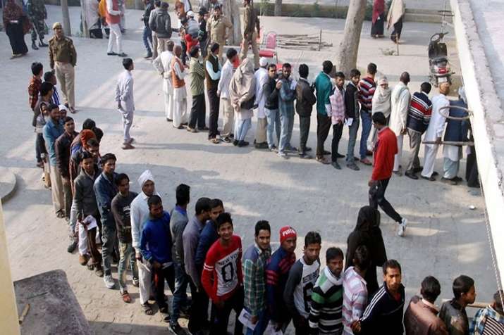 95 year old man died while waiting for his turn to vote in Odisha 95 year old man died while waiting for his turn to vote in Odisha- India TV Hindi