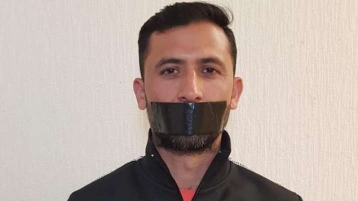 Junaid Khan protested to take him out of World Cup Squad by clamping a black bar on his face Junaid Khan protested to take him out of World Cup Squad by clamping a black bar on his face- India TV Hindi
