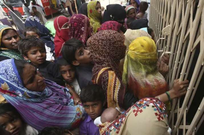 Pakistan doctor held after 400 children and 100 adults diagnosed with HIV | AP Pakistan doctor held after 400 children and 100 adults diagnosed with HIV | AP- India TV