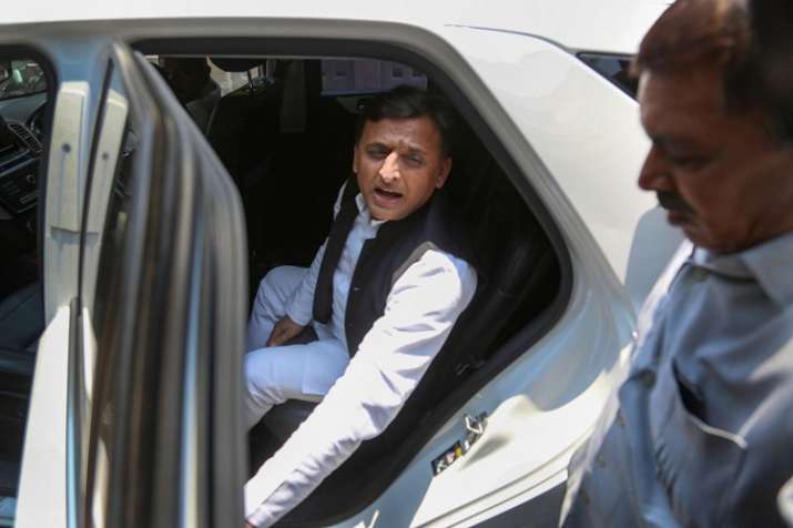 Akhilesh Yadav meets party leaders and Akhilesh Yadav meets party leaders and - India TV Hindi