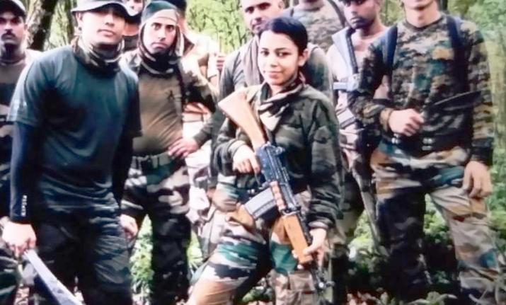 Indian Army lady officer lives upto ‘Service Before Self’, accompanies troops through inhospitable t Indian Army lady officer lives upto ‘Service Before Self’, accompanies troops through inhospitable t- India TV Hindi