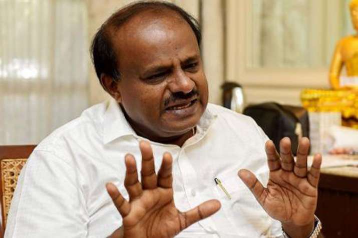 BJP accuses Karnataka CM H D Kumaraswamy of openly threatening, abusing scribes BJP accuses Karnataka CM H D Kumaraswamy of openly threatening, abusing scribes- India TV Hindi