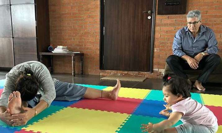 Soha Ali Khan's Daughter Inaaya performs yoga Soha Ali Khan's Daughter Inaaya performs yoga- India TV