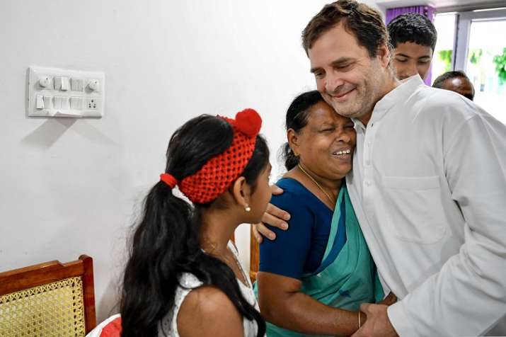 Rahul Gandhi meets Rajamma, who was his delivery nurse in hospital. Rahul Gandhi meets Rajamma, who was his delivery nurse in hospital.- India TV Hindi