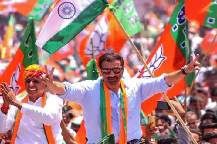Sunny Deol may lose Gurdaspur seat, courtesy overspending in Lok Sabha election campaign Sunny Deol may lose Gurdaspur seat, courtesy overspending in Lok Sabha election campaign- India TV