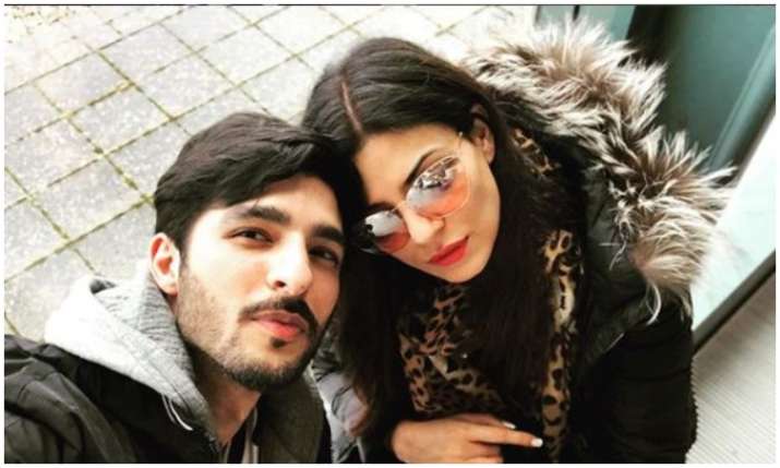 Rohman shawl and Sushmita sen Rohman shawl and Sushmita sen- India TV