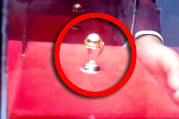 Copy of World Cup made by gold. Copy of World Cup made by gold.- India TV Hindi