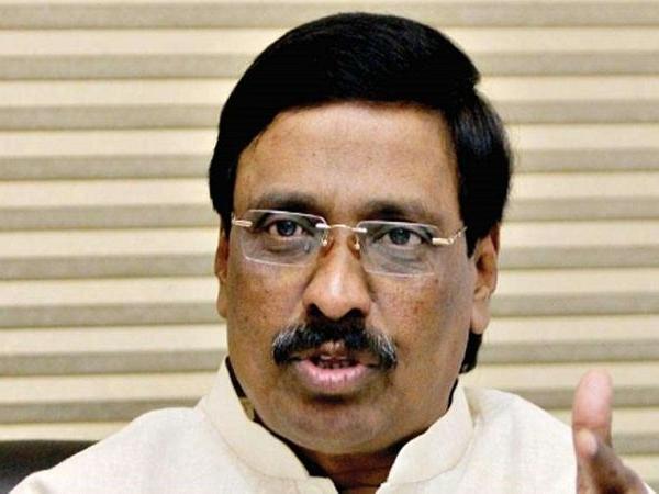 विनायक बी. राउत बने लोकसभा में शिवसेना के संसदीय दल के नेता विनायक बी. राउत बने लोकसभा में शिवसेना के संसदीय दल के नेता- India TV