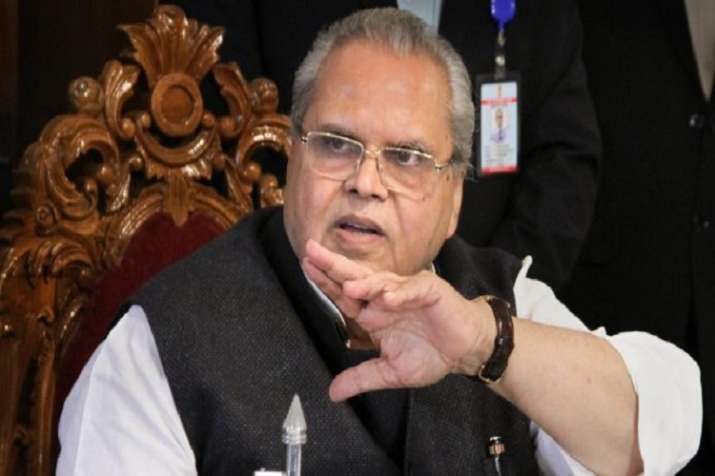 Governor Satya Pal Malik skips official function at martyrs' graveyard in Srinagar Governor Satya Pal Malik skips official function at martyrs' graveyard in Srinagar- India TV Hindi