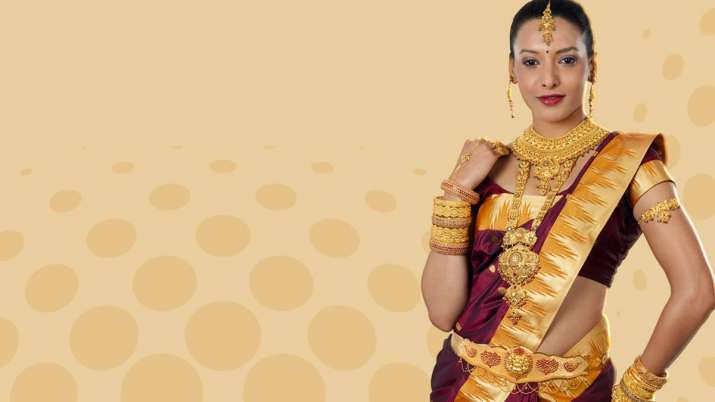 Gold touches all-time high of Rs 35,970 per 10 gram Gold touches all-time high of Rs 35,970 per 10 gram- India TV Paisa