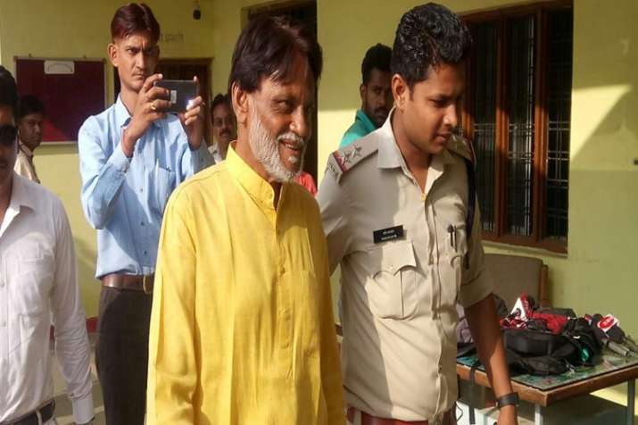 खुद को हजार बहनों का भाई बताने वाले ने किया 11 साल की बच्ची के साथ रेप, गिरफ्तार खुद को हजार बहनों का भाई बताने वाले ने किया 11 साल की बच्ची के साथ रेप, गिरफ्तार- India TV
