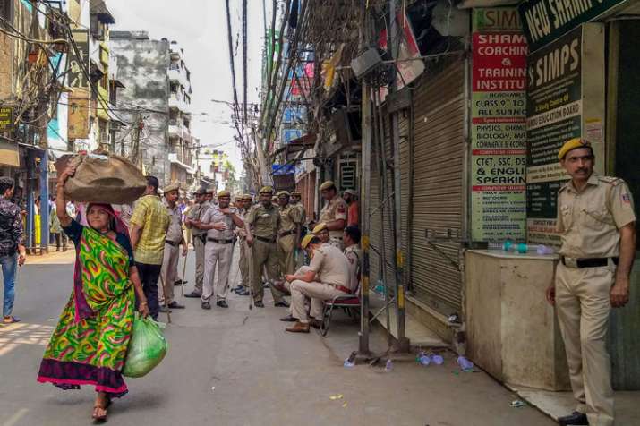 Three arrested, including a minor, for vandalising temple in Chawri Bazar’s Hauz Qazi Three arrested, including a minor, for vandalising temple in Chawri Bazar’s Hauz Qazi- India TV Hindi