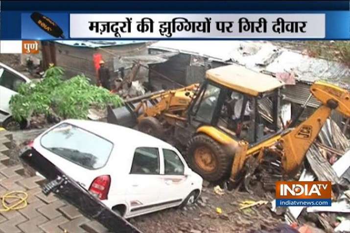Wall collapse in Malad and pune Wall collapse in Malad and pune- India TV Hindi