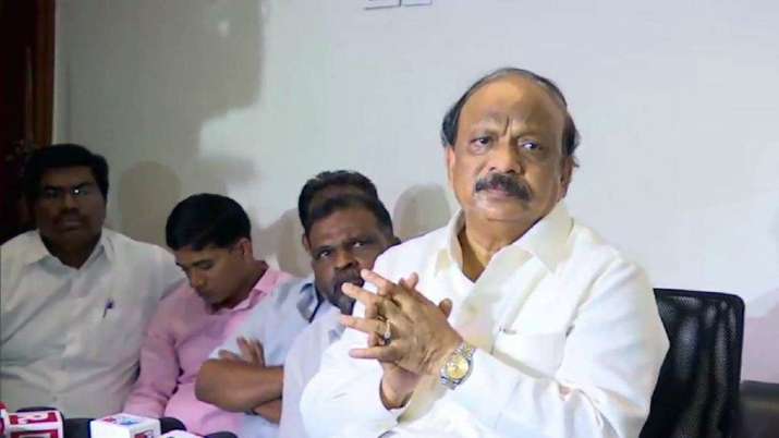 चार सौ करोड़ रिश्वत लेने के आरोप में कांग्रेस विधायक गिरफ्तार चार सौ करोड़ रिश्वत लेने के आरोप में कांग्रेस विधायक गिरफ्तार- India TV