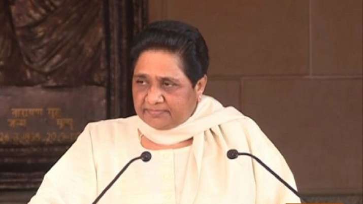 Mayawati targets Congress and Samajwadi Party over Sonbhadra Massacre Mayawati targets Congress and Samajwadi Party over Sonbhadra Massacre- India TV