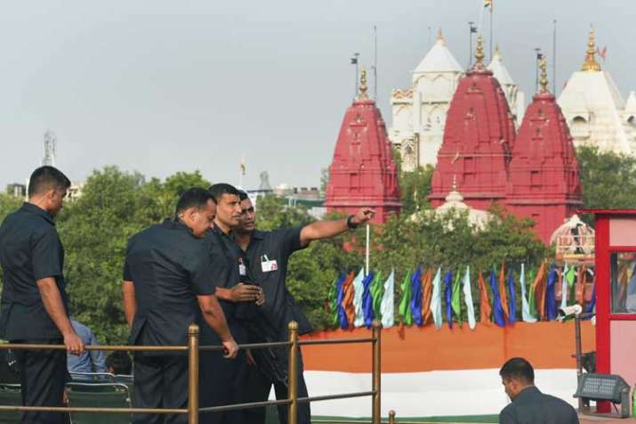 Security personnel keep vigil during a full dress... Security personnel keep vigil during a full dress...- India TV Hindi