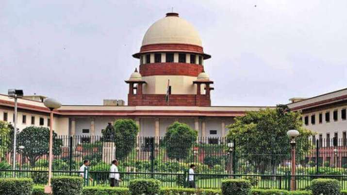 अनुच्छेद 370: जम्मू-कश्मीर में कठोर उपायों के खिलाफ याचिका पर सुप्रीम कोर्ट में आज सुनवाई अनुच्छेद 370: जम्मू-कश्मीर में कठोर उपायों के खिलाफ याचिका पर सुप्रीम कोर्ट में आज सुनवाई- India TV