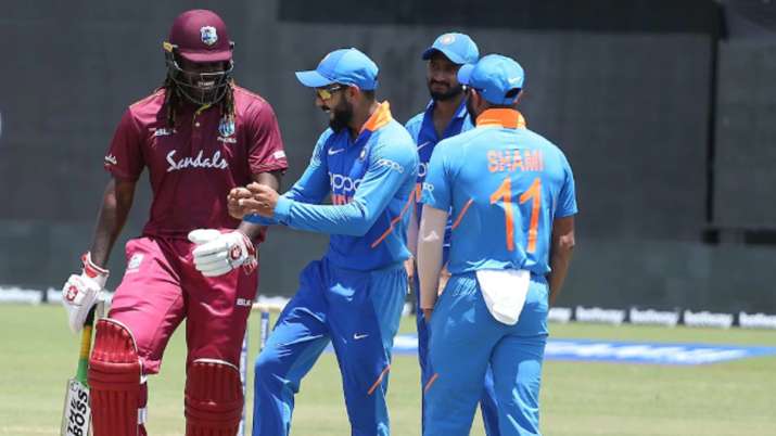 मैच के दौरान अचानक नाचने क्यों लगते हैं विराट कोहली? भारतीय कप्तान ने खुद किया ये मजेदार खुलासा मैच के दौरान अचानक नाचने क्यों लगते हैं विराट कोहली? भारतीय कप्तान ने खुद किया ये मजेदार खुलासा- India TV