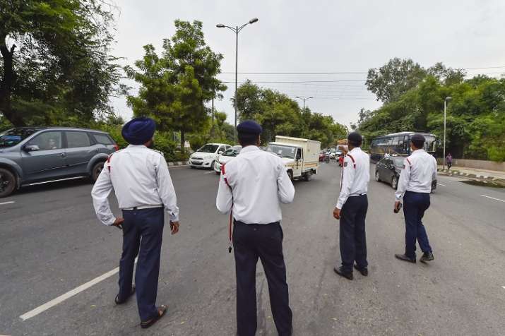 download mparivahan app in your smartphone and avoid your challan NEW TRAFFIC RULES download mparivahan app in your smartphone and avoid your challan NEW TRAFFIC RULES - India TV Paisa