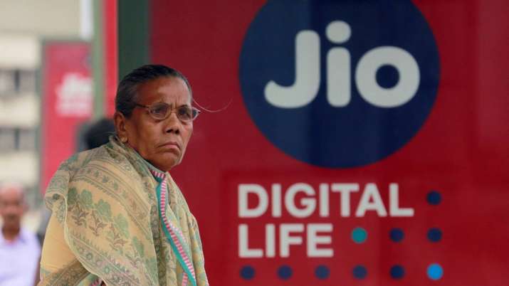 Jio says other telcos levying hidden charges on customers Jio says other telcos levying hidden charges on customers- India TV Paisa