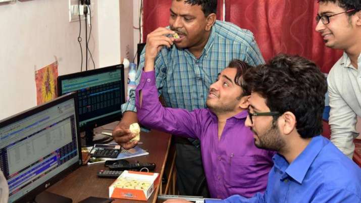 Sensex rallies 453 pts to close above 39,000-mark; Nifty tops 11,550 Sensex rallies 453 pts to close above 39,000-mark; Nifty tops 11,550- India TV Paisa