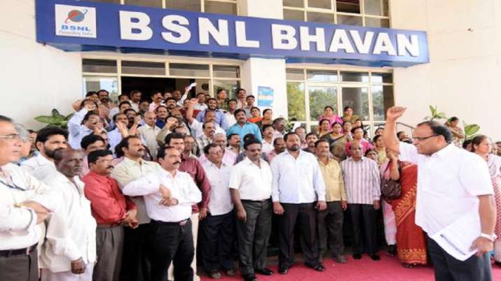 BSNL Employee । File Photo BSNL Employee । File Photo- India TV Paisa